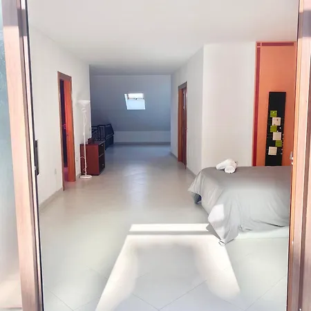 La Casa De Enfrente