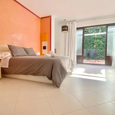 La Casa De Enfrente Holiday home *