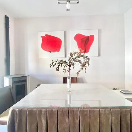 La Casa De Enfrente Holiday home *
